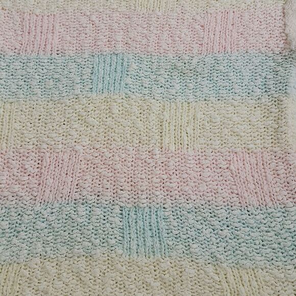 Vintage Here's a Hug Pastels Summer Sleevess Acrylic Sweater size Large - Picture 2 of 9